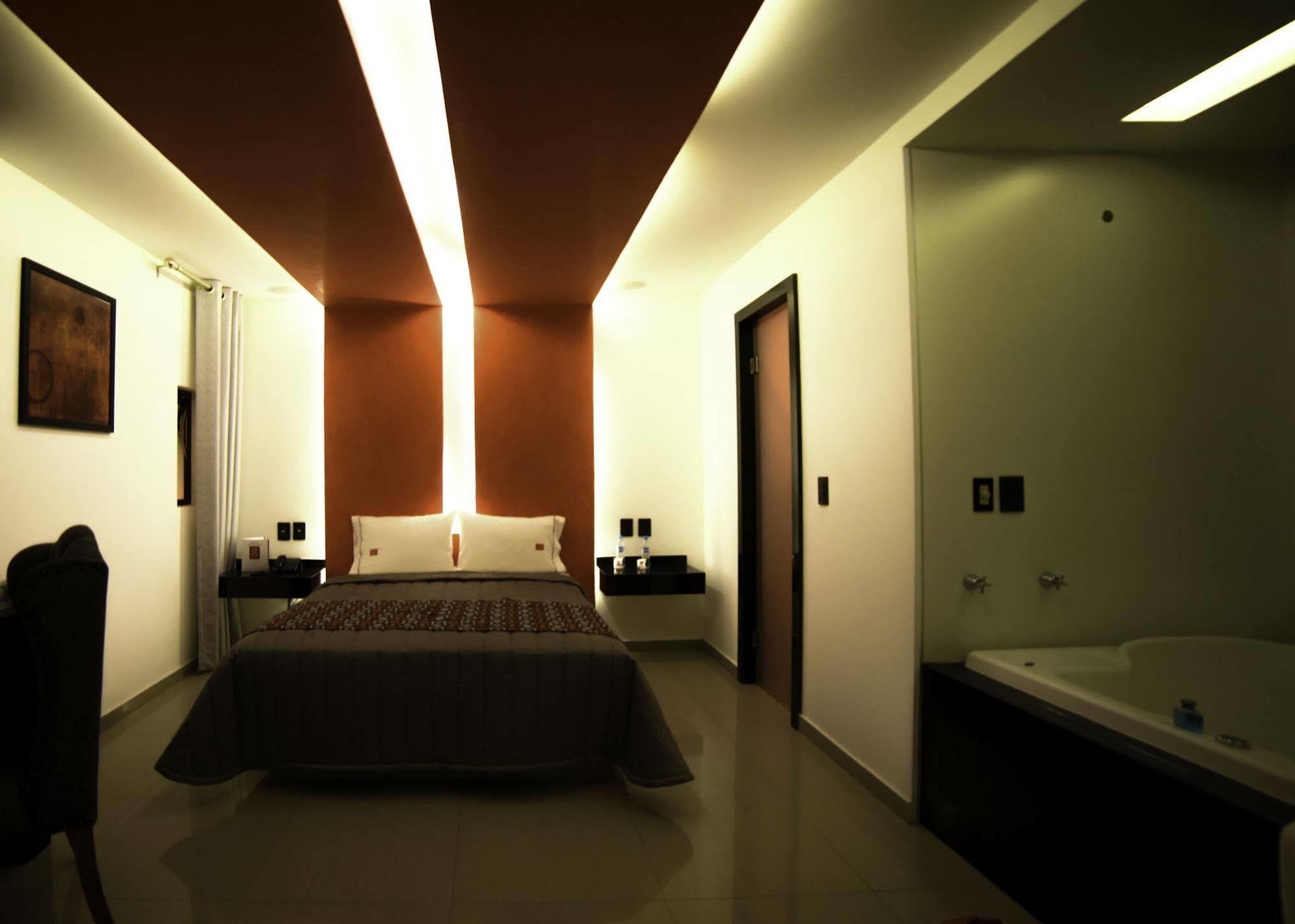 Six Hotel Guadalajara Expiatorio Kültér fotó